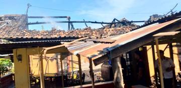 Rumah Permanen Terbakar Diduga Akibat Korsleting Listrik 