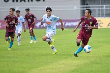Brace Yusuf Efendi Warnai Kemenangan Telak Persewangi di Laga Perdana