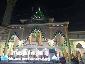 Masyarakat Muslim di Lumajang Antusias Sholat Idul Fitri 1446 H
