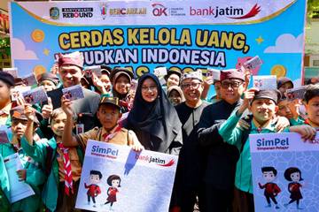 OJK Pilih Banyuwangi Lokasi Pertama Kick Off Bulan Literasi Keuangan Nasional untuk Pelajar