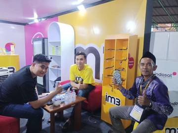 Indosat Layani Komunikasi Ribuan Jemaah Haji Embarkasi Surabaya