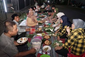 Tumpeng Sewu Tradisi Bersih Desa Suku Using Kemiren