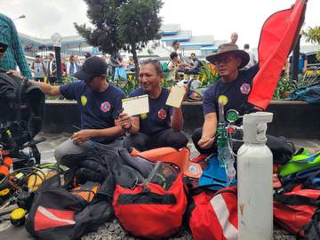 Tim Penyelam Siap Bergerak Mencari Bangkai Kapal
