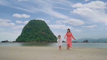 Mengenal Lebih Dalam Pesona Wisata Pulau Merah Banyuwangi