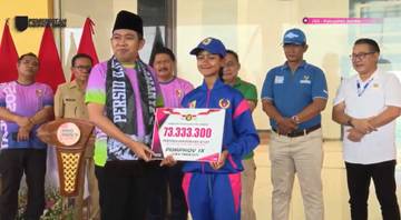 Bupati Fawait Serahkan Bonus Rp2,7 Miliar Atlet Porprov