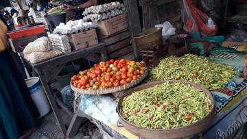 Meroket, Harga Cabai Rawit Tembus 90 Ribu