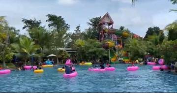 Liburan, Wisatawan Serbu Navara Water Park