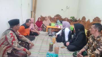 Anak dan Bapak Meninggal Tersengat Listrik Saat Banjir