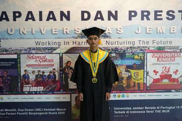 Lulusan Terbaik UNEJ Raih Sertifikasi Data Scientist 