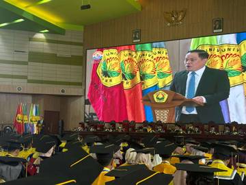  Ini Pesan Anggota DPR RI untuk Wisudawan UNEJ