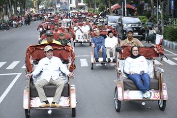 Ratusan Warga Bondowoso Terima Bantuan Becak Listrik