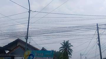 Rusak Estetika Kota, Pemkab Tertibkan Kabel Semrawut 