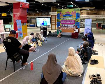 Kegiatan Literasi OOTB GBK Hadir Di Jember