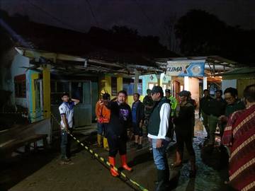 Pencarian Korban Banjir Berlanjut, Warga Kembali ke Rumah