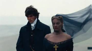 Trailer Wuthering Heights Tampilkan Romansa Gelap & Intens