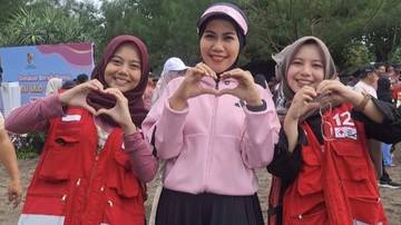Relawan PMI Jember Dukung Gerakan Cinta Pantai Bersih