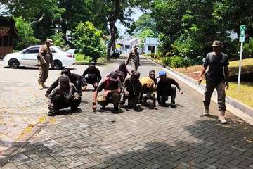 Satpol PP Banyuwangi Amankan 10 Anak Punk