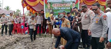 Polres Kaimana Tanam Jagung Dukung Ketahanan Pangan