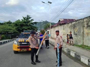 Polsek Kaimana Razia dan Sita 60 Meriam Spirtus