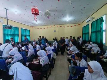 Program MBG SMA Negeri 2 Kaimana Berjalan Lancar