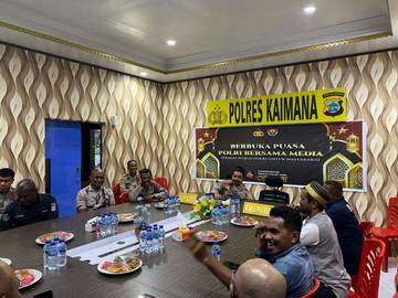 Pererat Kerjasama Polres Kaimana Gelar Buka Puasa Bersama Media 