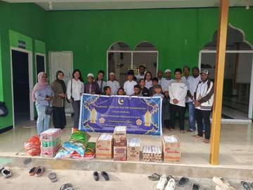 Karang Taruna Kaimana Gelar Berbagi Kasih di Bulan Suci