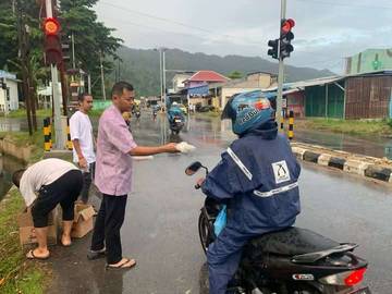 HIPMI Kaimana Gelar Aksi Sosial Berbagi Takjil: Dukungan UMKM