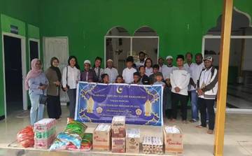 Karang Taruna Kaimana Santuni Santri di Safari Ramadhan