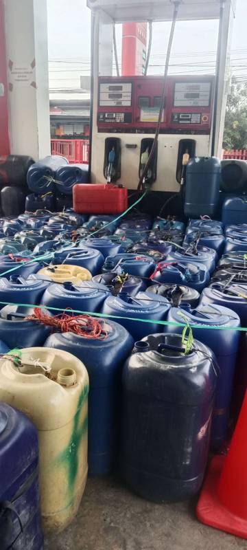 Masyarakat Desak Polres Usut Penyaluran BBM di SPBU Krooy
