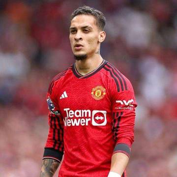 Manchester United Pertimbangkan Melepas Antony Santos  Secara Permanen 