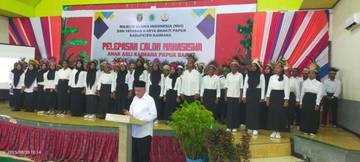 Bupati Kaimana Lepas Mahasiswa, Titipkan Investasi Masa Depan