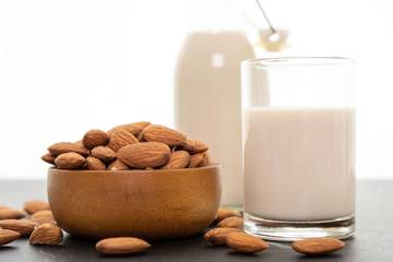 Lima Manfaat Susu Almond untuk Kesehatan Tubuh 