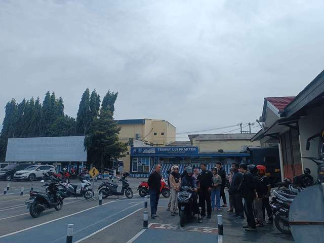 ​Kasatlantas Polres Kediri Bantah Biaya Pembuatan SIM Gratis