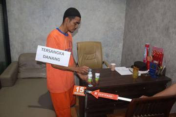 Polres Kediri Rekonstruksi Kasus Keracunan Sekeluarga Desa Manggis