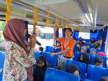 Mahasiswa Uniska Jadi Pemandu Wisata Edukatif Pelajar SLB