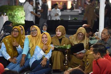 Buka Bersama Warga, Vinanda Sediakan 10.000 Nasi Daun Pisang