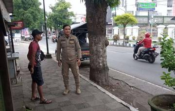 Amankan Suasana Ramadan, Satpol PP Tertibkan PKL