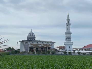 Keindahan Masjid Jami’ Imam Baidhowi