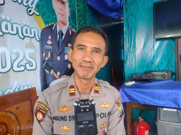 Lalu Lintas Kendaraan Di Pospam Terminal Pare Lancar 