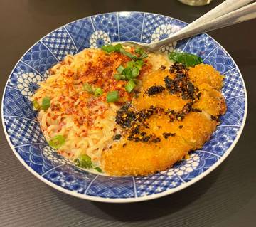 Tak Hanya Estetik, Makanan Enak Jadi Daya Tarik Pengunjung Cafe