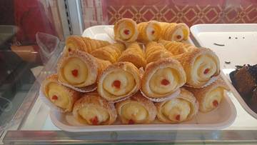 Jajanan Tradisional Kue Cumcum Tak Lekang oleh Zaman