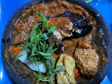 Kelezatan Lalapan Ikan Pe yang Tak Terlupakan