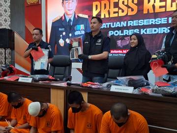 Polres Kediri Kota Tangkap Dua Perampok Gerai Ponsel