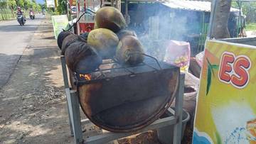 Menikmati Segarnya Kuliner Tradisional Unik Degan Bakar Berkhasiat