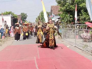 Kirab Karnaval Gedangsewu Kediri Berlangsung Meriah