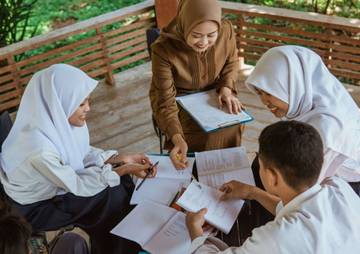 Kebijakan Sekolah Lima Hari di Jombang Menuai Sorotan