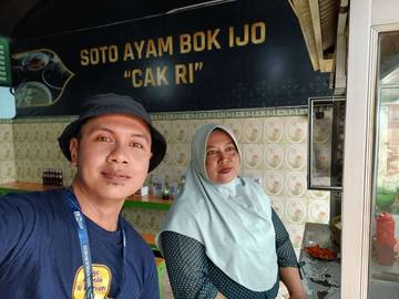 Bu Sakri, Perempuan di Balik Harumnya Soto Bok Ijo