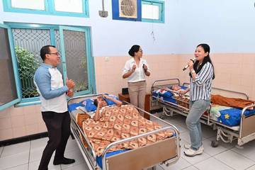 ​Semangat Berbagi Kebahagiaan Dengan Lansia