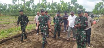 TNI Buka Akses Jalan Desa Terpencil Kediri