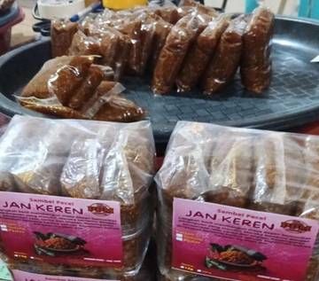 ​Peduli Sesama, Kelompok Rentan Kediri Kirim Sambal Pecel